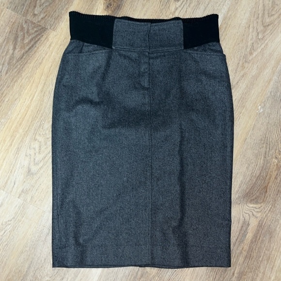 Dolce & Gabbana Women’s Charcoal Gray Wool Cashmere Short Skirt US 4(IT40) - Picture 1 of 10